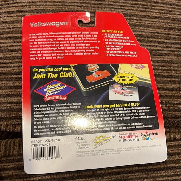 - RARE Johnny Lightning VOLKSWAGEN ~ 1966 Type 2 Pickup ~ MOC - Picture 4 of 4